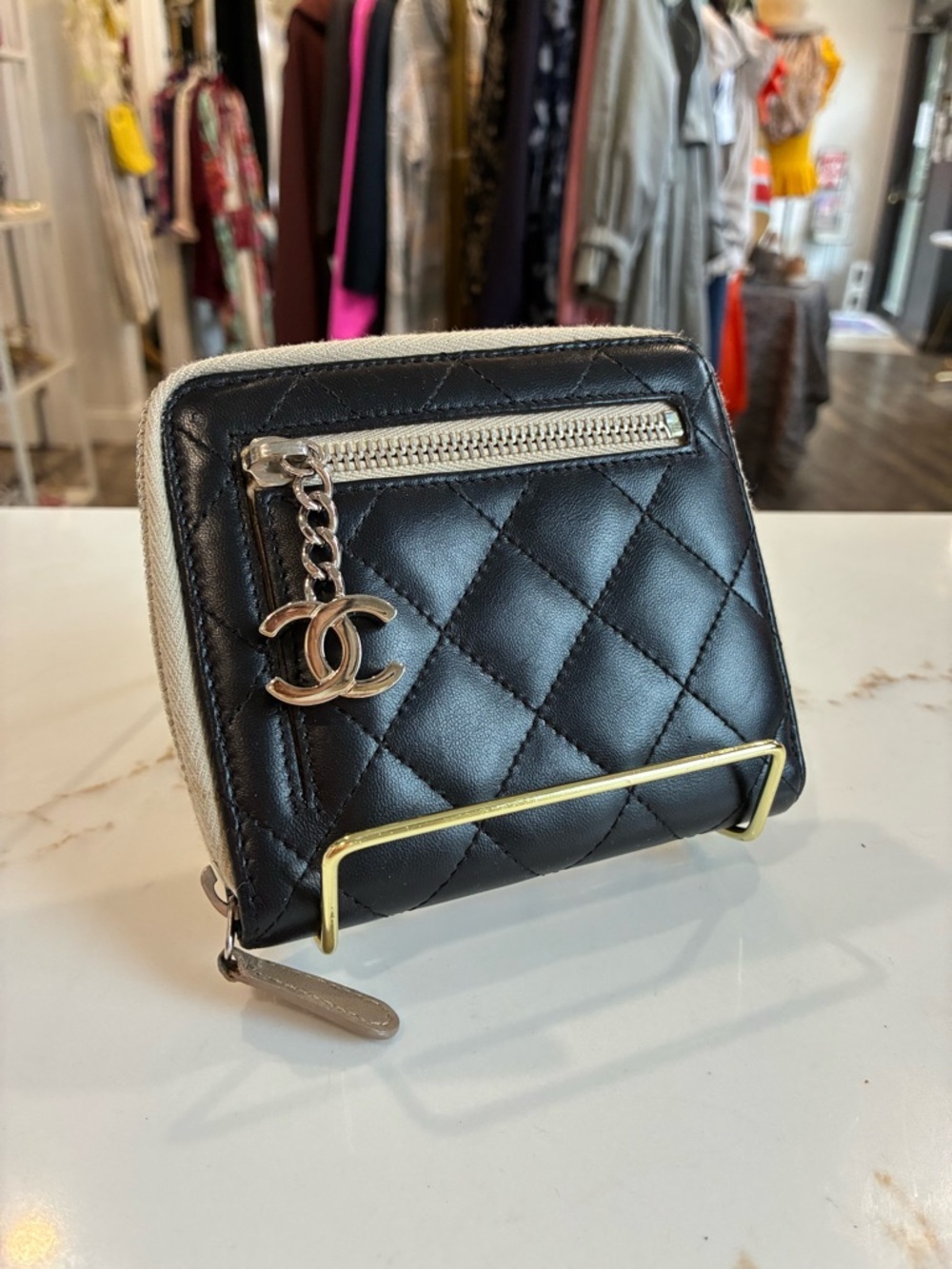 CHANEL Black Quilted Leather Coin Wallet with Beige Sides